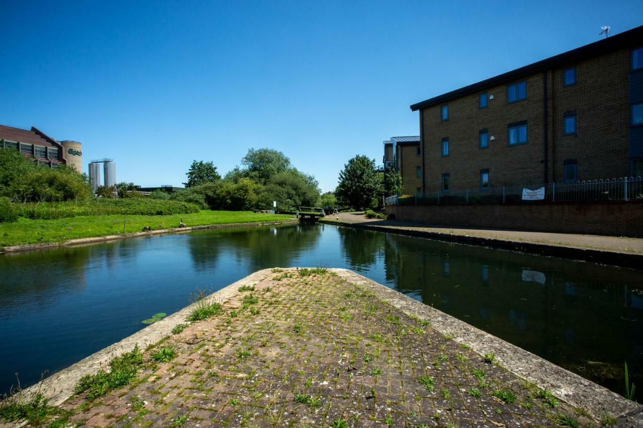 Lake View Apartment Northampton Exteriér fotografie